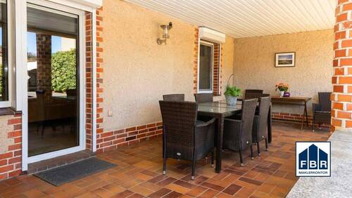 Überdachte Terrasse - 5 Zimmer Doppelhaushälfte in Grabow