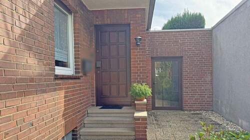 Hauseingang - Einfamilienhaus mit 95,00 m&sup2; in Voerde zum Kaufen