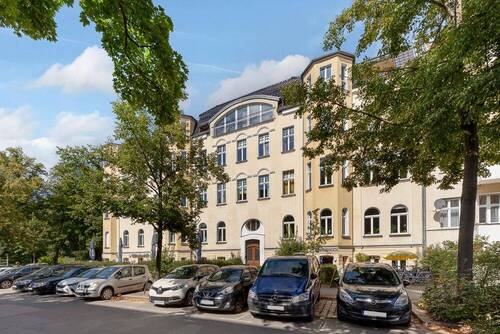 Blick auf den Hauseingang - 