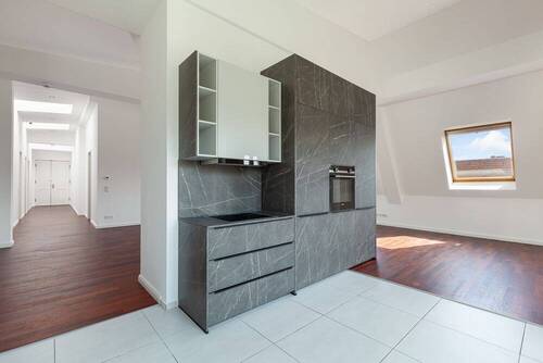 Küchenzeile mit Markengeräten - Etagenwohnung mit 148,10 m² in Berlin zum Kaufen