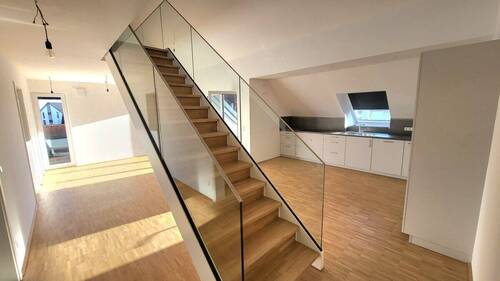 Aufgang Galerie - Etagenwohnung mit 108,20 m² in Neu-Ulm zur Miete