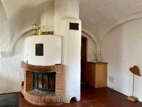 Wohnzimmer mit offenem Kamin - 