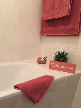 Badezimmer mit Wanne - 