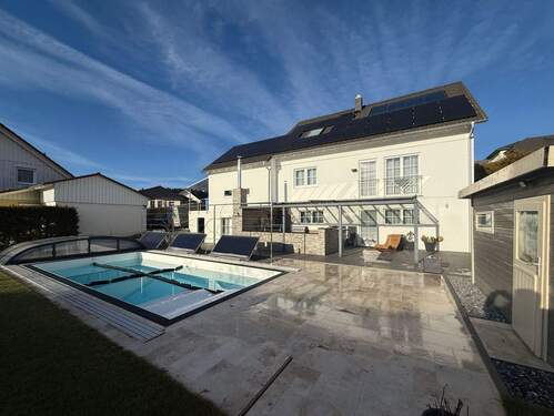 Gebäudeansicht Gartenseite - 9 Zimmer Einfamilienhaus zum Kaufen in Gunningen