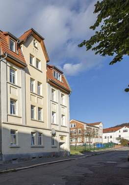 Gera - Schulstrasse 57 - Entwicklungsobjekt mit Substanz - Mehrfamilienhaus in zentraler Lage von Gera