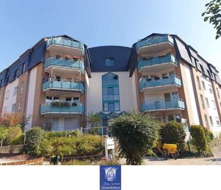 Hausansicht - Interessante Dachwohnung mit großem Balkon und perfektem Blick zum Wohlfühlen!