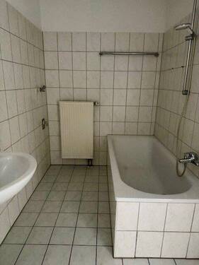 Bad mit Badewanne - 