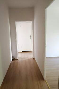 Beispielfoto Flur - Helle 2-Zimmer-Wohnung mit Balkon in Walddrehna Heideblick