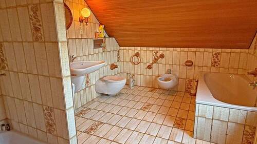 Badezimmer im DG - 
