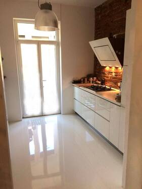 Küche, mit zukünftigen Balkonzugang - 