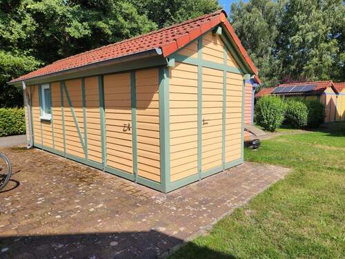 Geräte u. Abstellhaus - 