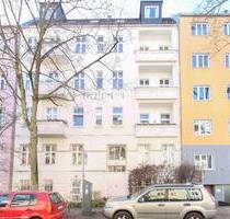 Charmante 2-Zimmer-Altbauwohnung mit großem Balkon im schönen Berlin-Steglitz