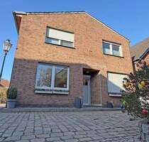 Großzügiges, freistehendes Einfamilienhaus mit Geschichte - mitten im Herzen von Krudenburg - Hünxe