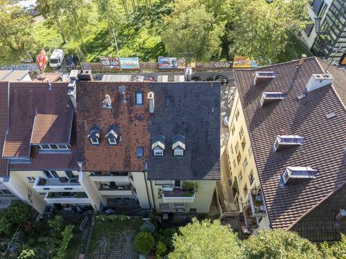 Außenaufnahme - 8 Zimmer Mehrfamilienhaus, Wohnhaus zum Kaufen in Stuttgart