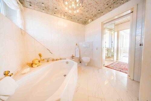 Bad mit Wanne-Dusche - 