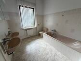 Vollbad im Dachgeschoss - 