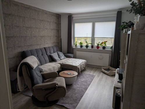 Wohnzimmer - 6 Zimmer Etagenwohnung zum Kaufen in Cölpin