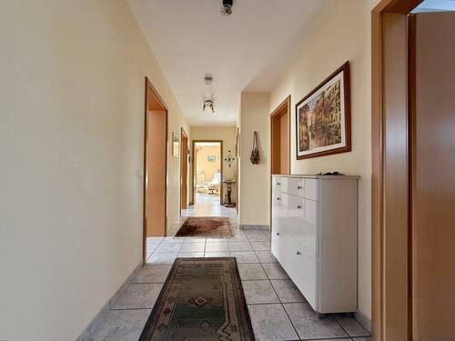 Heller, großzügiger Flur - 