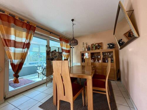 Esszimmer mit Zugang zum Wintergarten - 