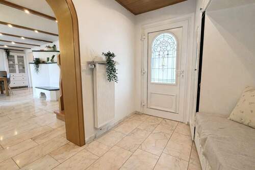 Eingangsbereich - 3 Zimmer Etagenwohnung zum Kaufen in Hilden