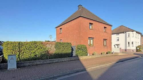 Außenansicht - 5 Zimmer Einfamilienhaus in Alpen