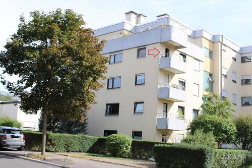 Hausansicht Eingangsbereich - 4 Zimmer Etagenwohnung in Heilbronn