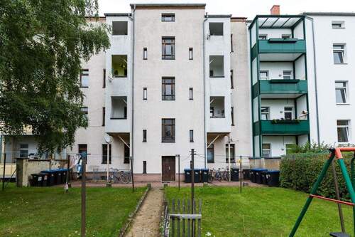 Rückansicht mit Garten - Mehrfamilienhaus, Wohnhaus in Wurzen