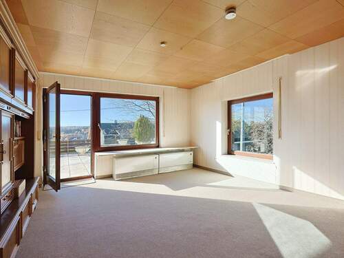 Lichtdurchfluteter Wohnbereich mit Zugang zur Terrasse - Einfamilienhaus mit 180,00 m&sup2; in Weil im Schönbuch zum Kaufen