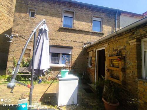 Innenhof-Ansicht - 4 Zimmer Einfamilienhaus in Bitterfeld-Wolfen OT Holzweißig