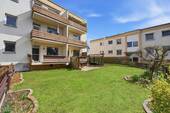 Garten - 4-Zimmer-Wohnung mit Garten, Stellplatz und 2 Bädern