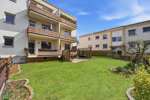 Garten - 4-Zimmer-Wohnung mit Garten, Stellplatz und 2 Bädern