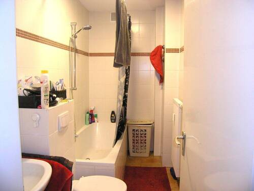 Bad mit Wanne - 