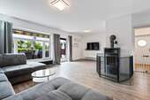 Wohnzimmer - 4 Zimmer Doppelhaushälfte in Kröppelshagen-Fahrendorf