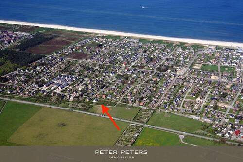 Bild 1 - Baugrundstück in Wenningstedt zu verkaufen - ideal für ein reetgedecktes Einzel- oder Doppelhaus