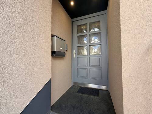 Eingang - 6 Zimmer Einfamilienhaus in Battenberg (Eder)
