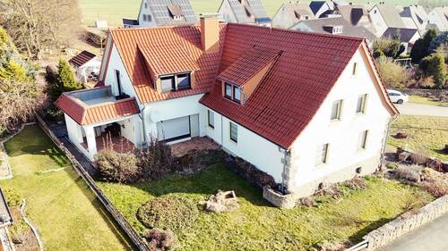 DJI_20250308095950_0013_D.JPG - TOP 1- 2 Fam. Haus mit Bauland! Fernwärme! Top Lage an Feld & Wiesen! Einbauküche!HESSENGELD!!!!