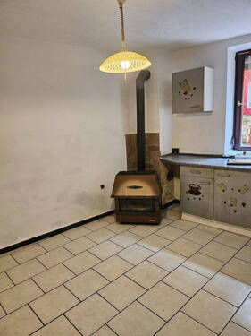 Küche - 4 Zimmer Mehrfamilienhaus, Wohnhaus zum Kaufen in Kastel-Staadt