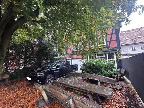 Vorgarten - 6 Zimmer Mehrfamilienhaus, Wohnhaus zur Miete in Celle