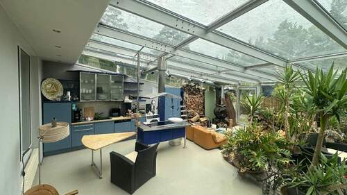 Bild 3 - 8 Zimmer Mehrfamilienhaus, Wohnhaus in Ostelsheim