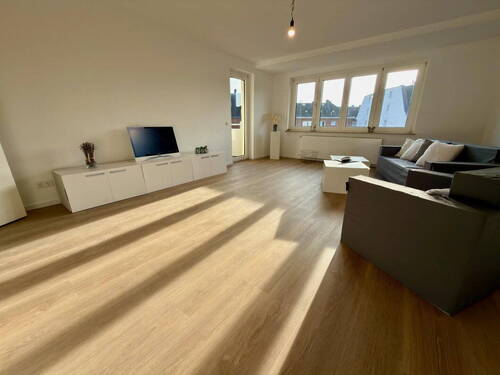 Bild 1 - 3-Zimmer-EG Wohnung mit Terrasse und Garten, luxuriös saniert - provisionsfrei