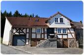Bild1 - Schmuckes Fachwerkhaus mit Garten und großer Garage in ruhiger Lage am Rand des Ortes!