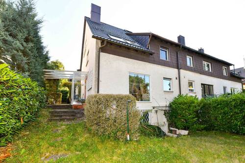 Ansicht Nord - 7 Zimmer Reihenendhaus zum Kaufen in Gerlingen