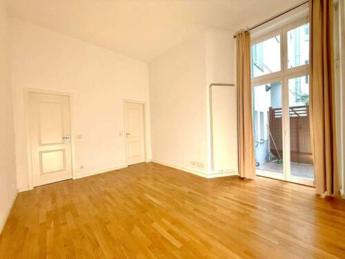 Schlafzimmer - 2,5-Zimmer-Altbau in Berlin-Steglitz mit Terrasse & 3,8 m Decken – ruhiges Gartenhaus-EG, hell, hochwertig saniert & sofort bezugsfrei