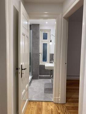 Blick vom Flur1 - 2 Zimmer Etagenwohnung in Hamburg