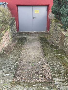 Einfahrt Garage - Garage, Stellplatz zur Miete in Hannover
