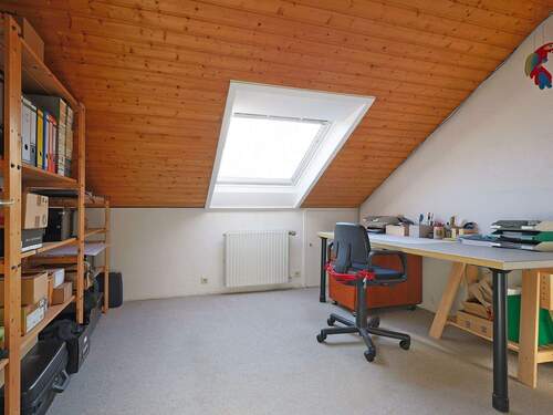 DG: Kinder- oder Arbeitszimmer - 