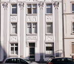 Straßenansicht 2.OG - Charmante 3,5-Zimmer-Altbauwohnung mit 2 Balkonen in Düsseldorf-Eller - ab 01.08.2026 zu vermieten