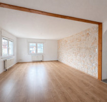 Altbaucharme trifft modernen Wohnkomfort - Exklusive Obergeschosswohnung mit Balkon - Lichtenau Ulm