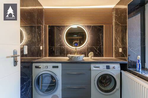 Bad mit Dusche - 