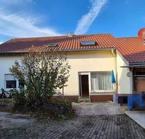 Schönes Zweifamilienhaus mit Einliegerwohnung am Ende einer Sackgasse - Besigheim